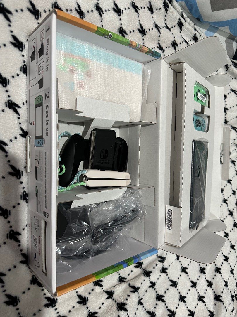 Nintendo Switch v2 ACNH / Animal Crossing Special Edition, Video Gaming