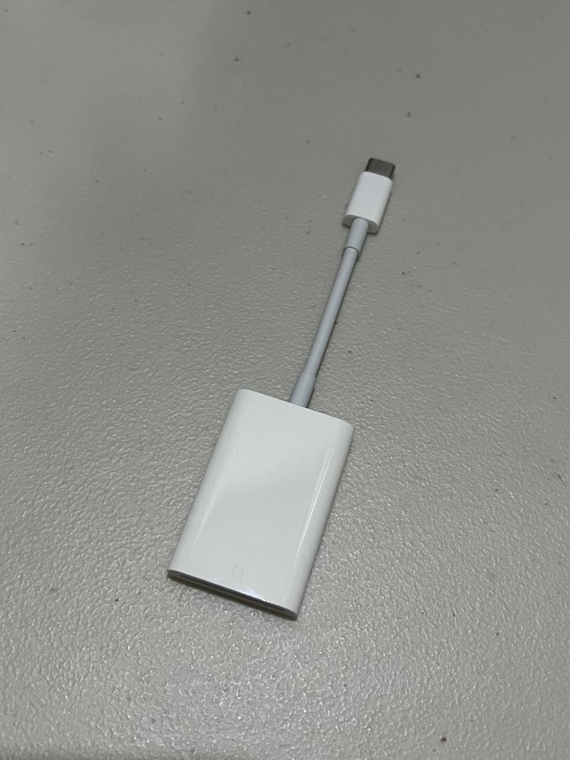 On hand Apple USBC to SD Card Reader, Computers & Tech, Parts