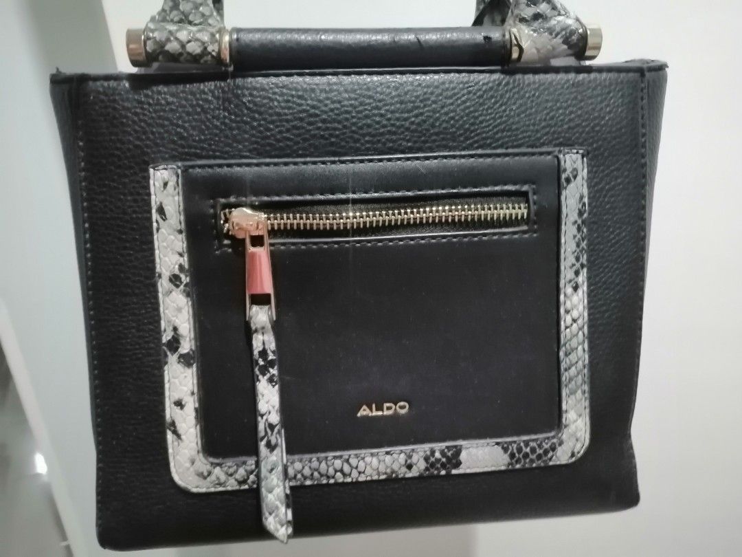 Original Aldo Hand Bag (Category: Tote Bags) located in Angeles City. Submitted by swimplyjenny (Listing ID 1206834532, Image 2). Description: Selling low with flaws. Kindly see photos..