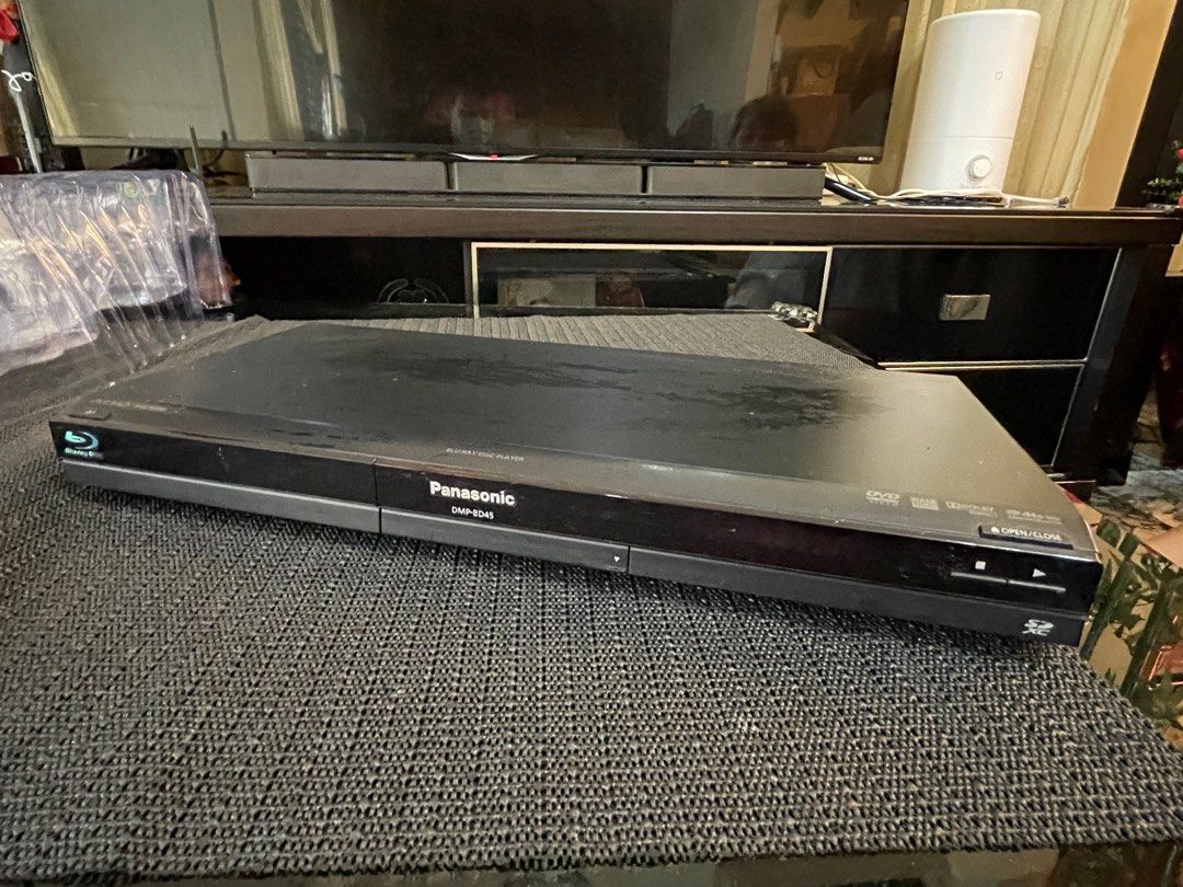 Panasonic BluRay disc player DMPBD45, TV & Home Appliances, TV