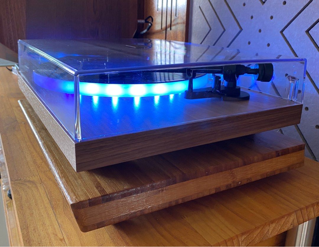 ProJect Debut Carbon EVO pre mounted with Sumiko Rainier Phono