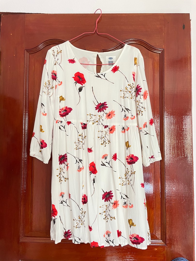 Red White Floral Babydoll Dress Old Navy Women s Fashion Dresses Sets Dresses on Carousell
