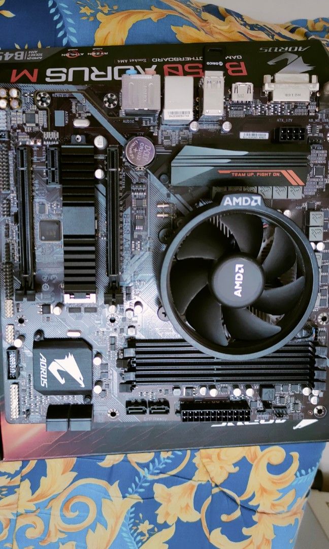 Ryzen 5 2600 Aorus B450m motherboard with m.2 heatsink