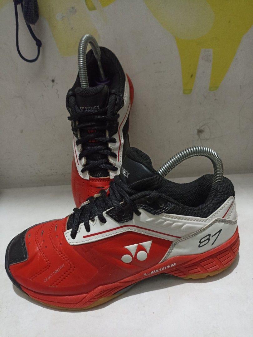 Yonex power shop cushion 87