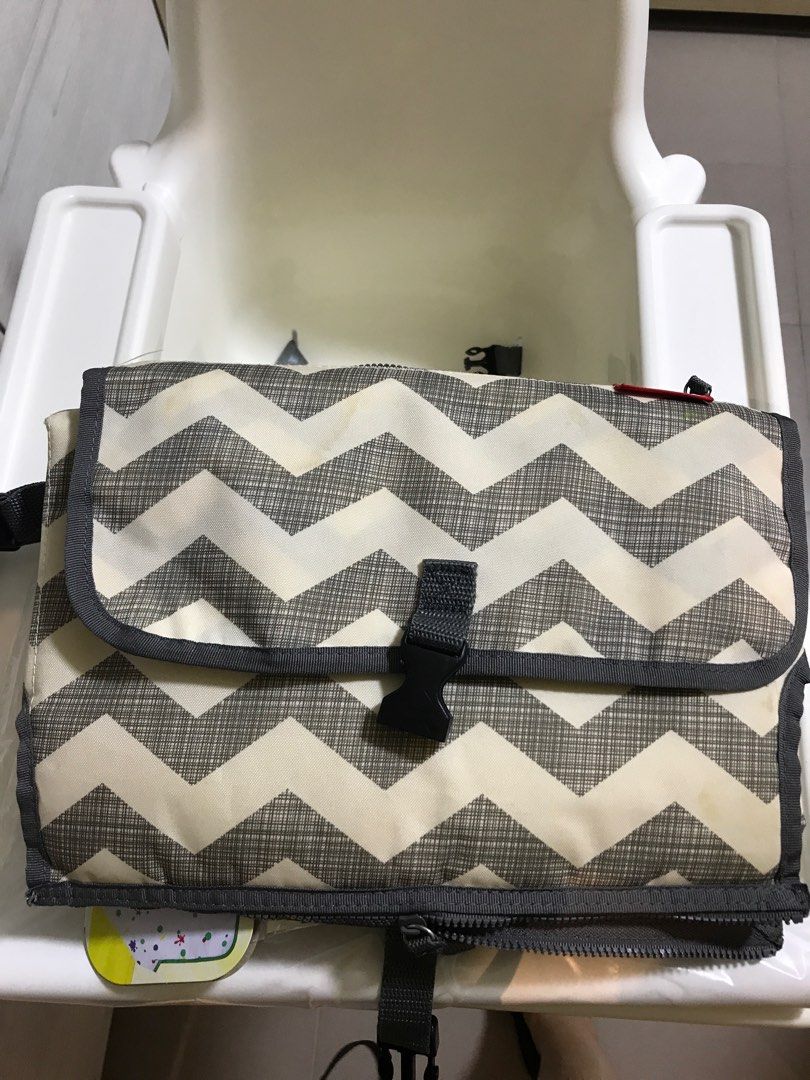 Skip hop diaper mat, Babies & Kids, Bathing & Changing, Diapers & Baby