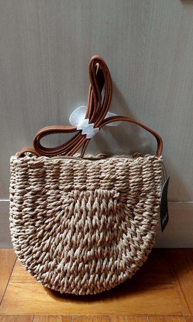 Sportsgirl sales straw bag