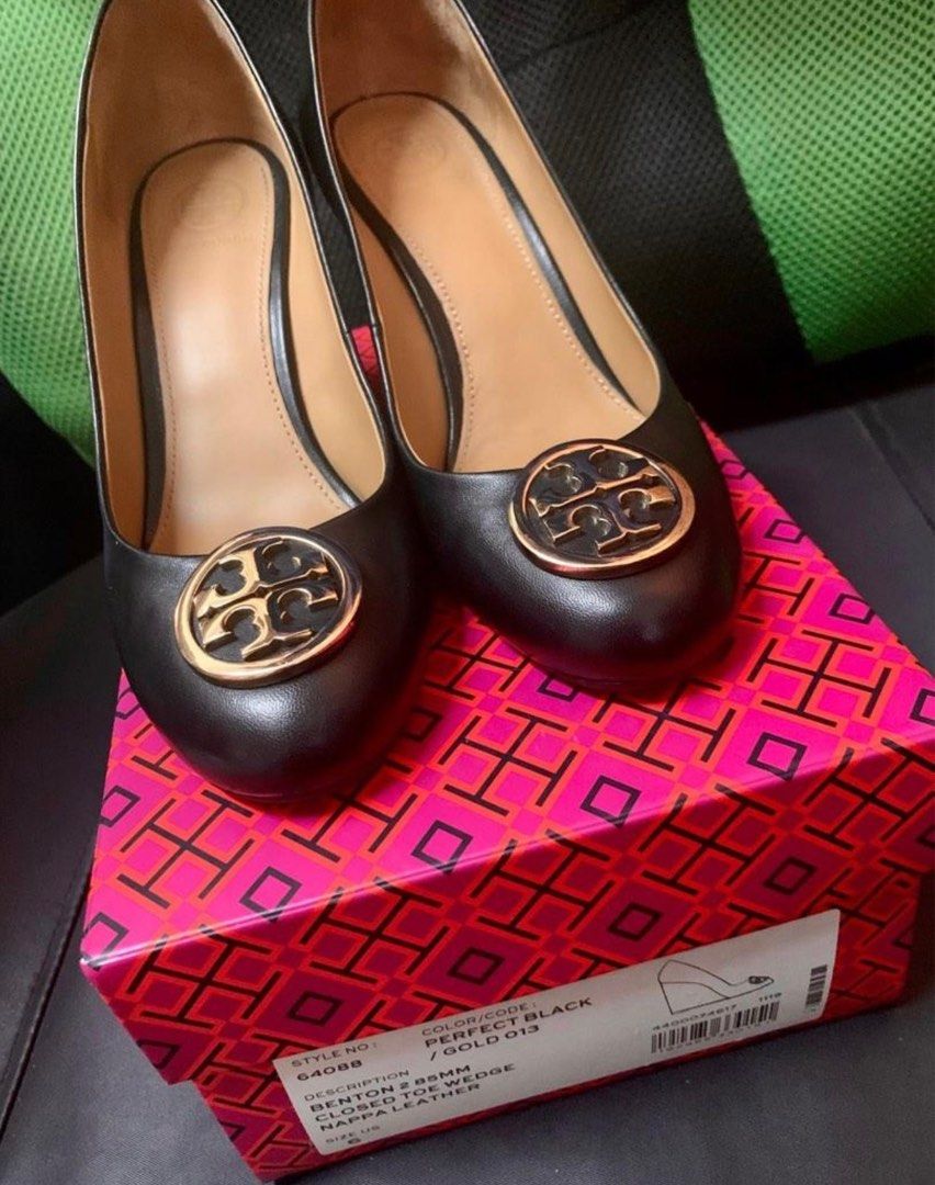Tory Burch Black Shoes Wedge, Women's Fashion, Footwear, Wedges on Carousell