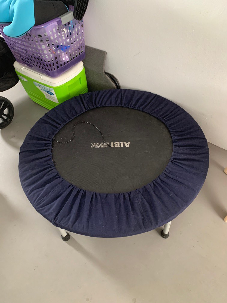 Trampoline, Sports Equipment, Exercise & Fitness, Weights & Dumbbells