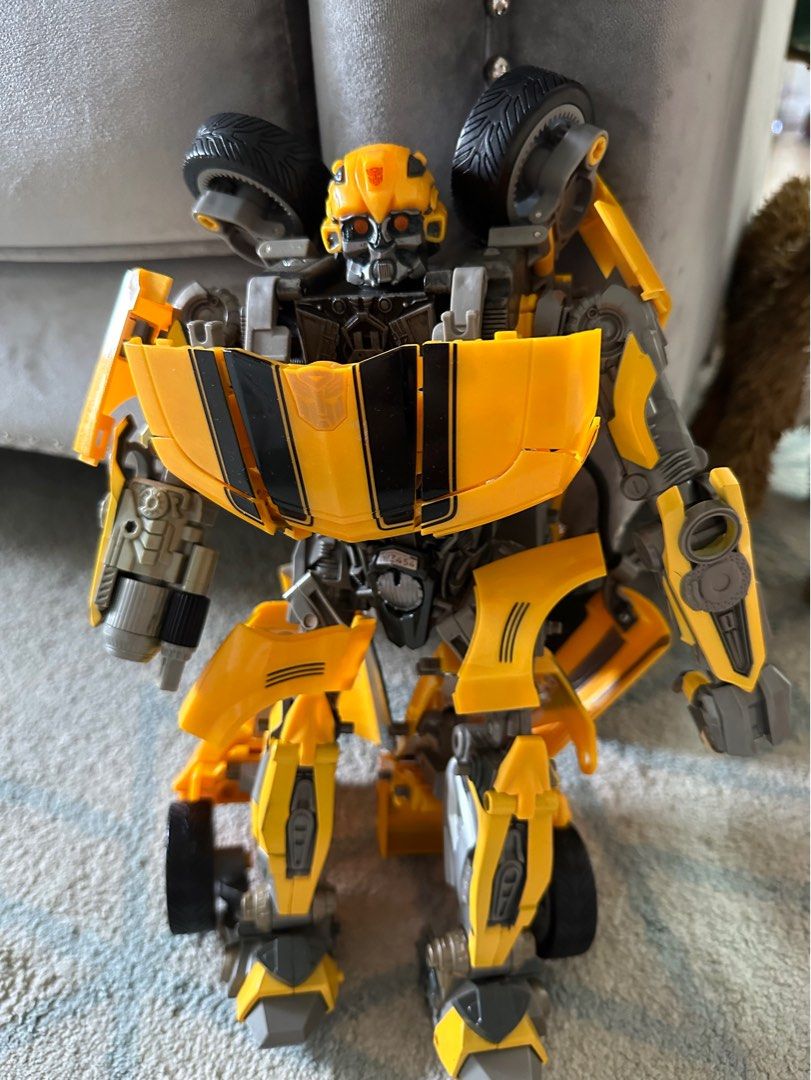Bumblebee (Ultimate) - Transformers Movie 2007 action figure