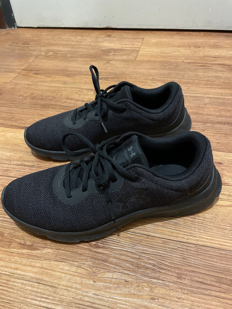 All black 2025 under armour shoes