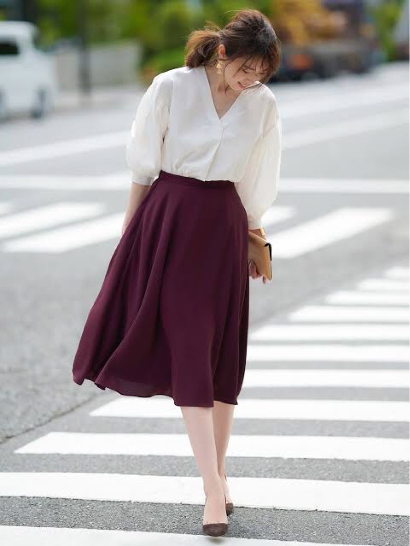 Uniqlo Maroon Skirt high waist Fesyen Wanita Pakaian Wanita