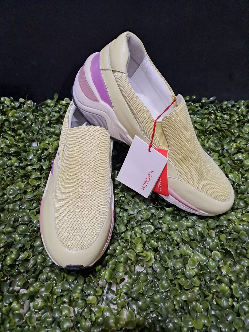 V. Bench Slip-On Shoes for Women, Women's Fashion, Footwear, Sneakers ...
