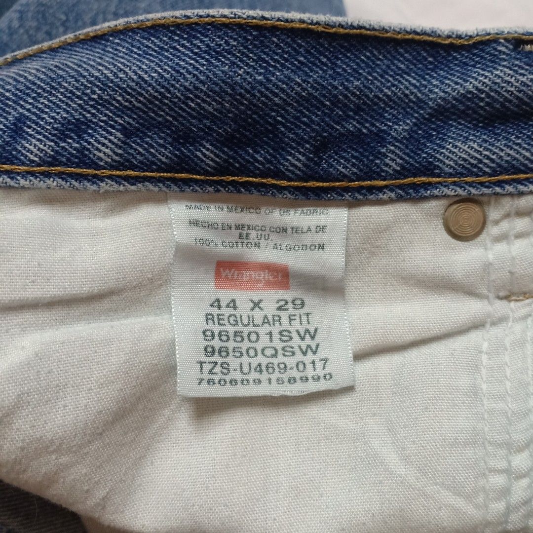 Wrangler Regular Fit Jeans. Made in Mexico. Size 44, Men's Fashion,  Bottoms, Jeans on Carousell