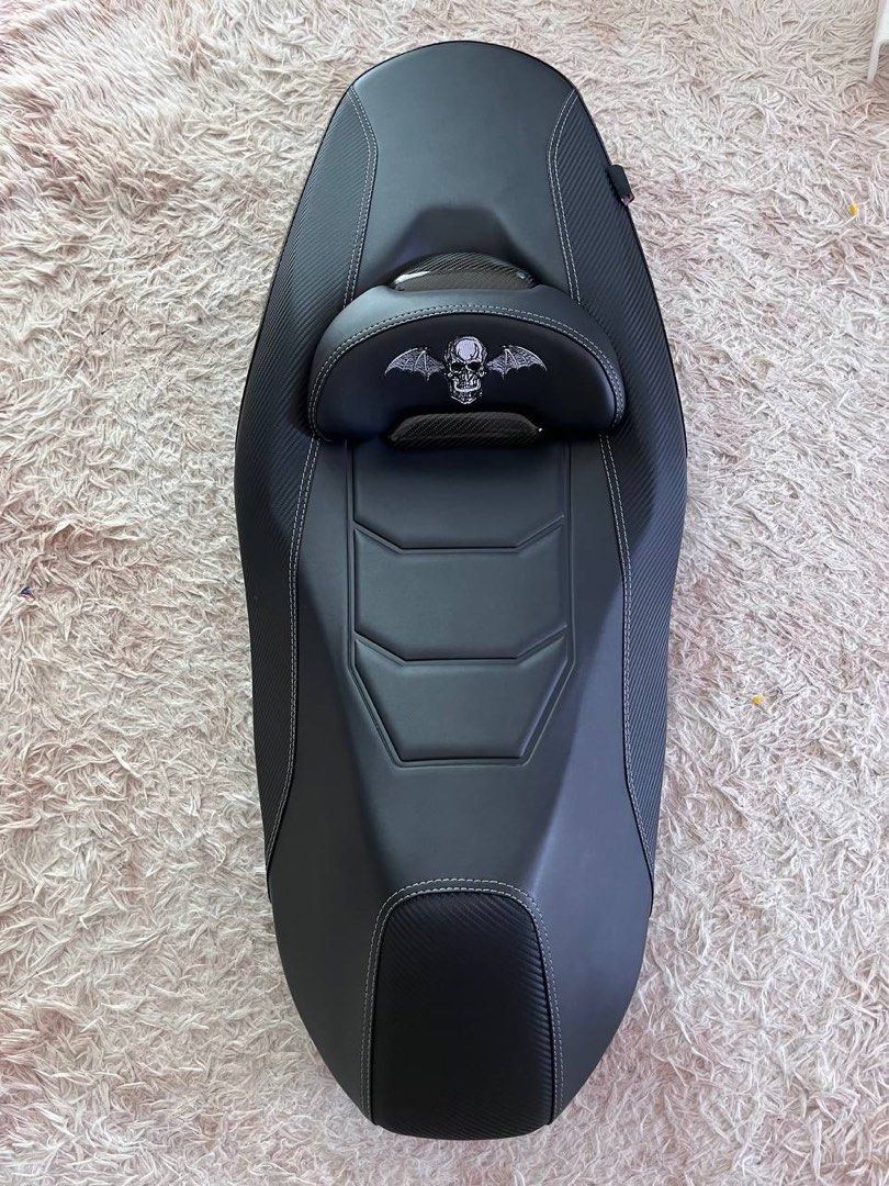 Yamaha Xmax sports seat with carbon. Custom avenged sevenfold
