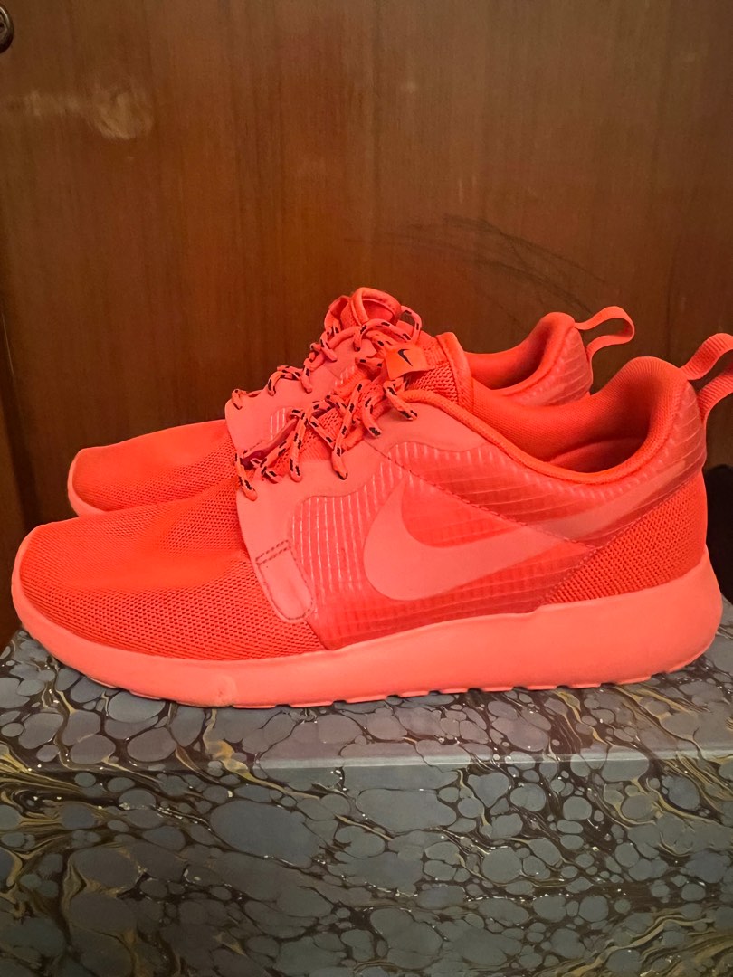 Nike roshe triple red online