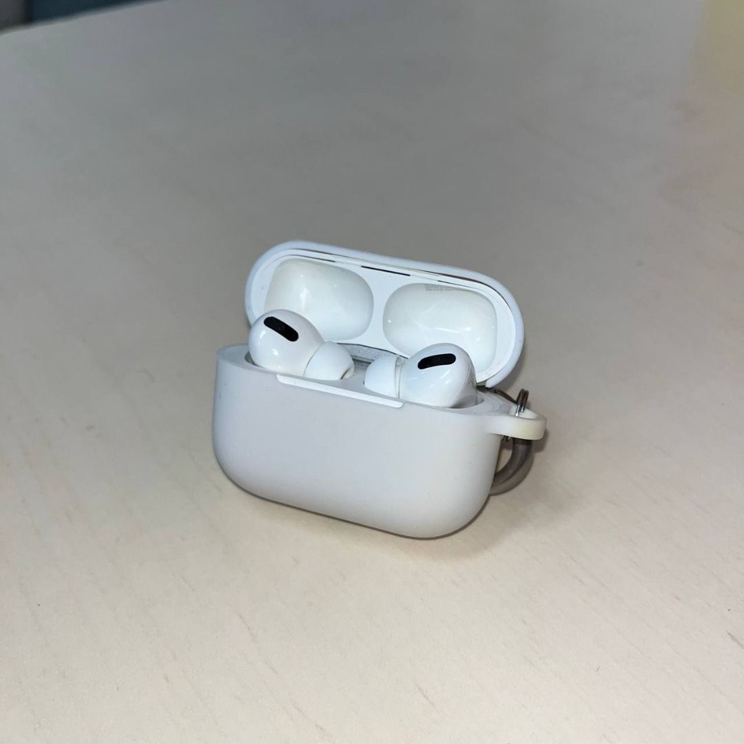AirPods Pro 1st Generation No Noise Cancellation Audio Earphones on Carousell