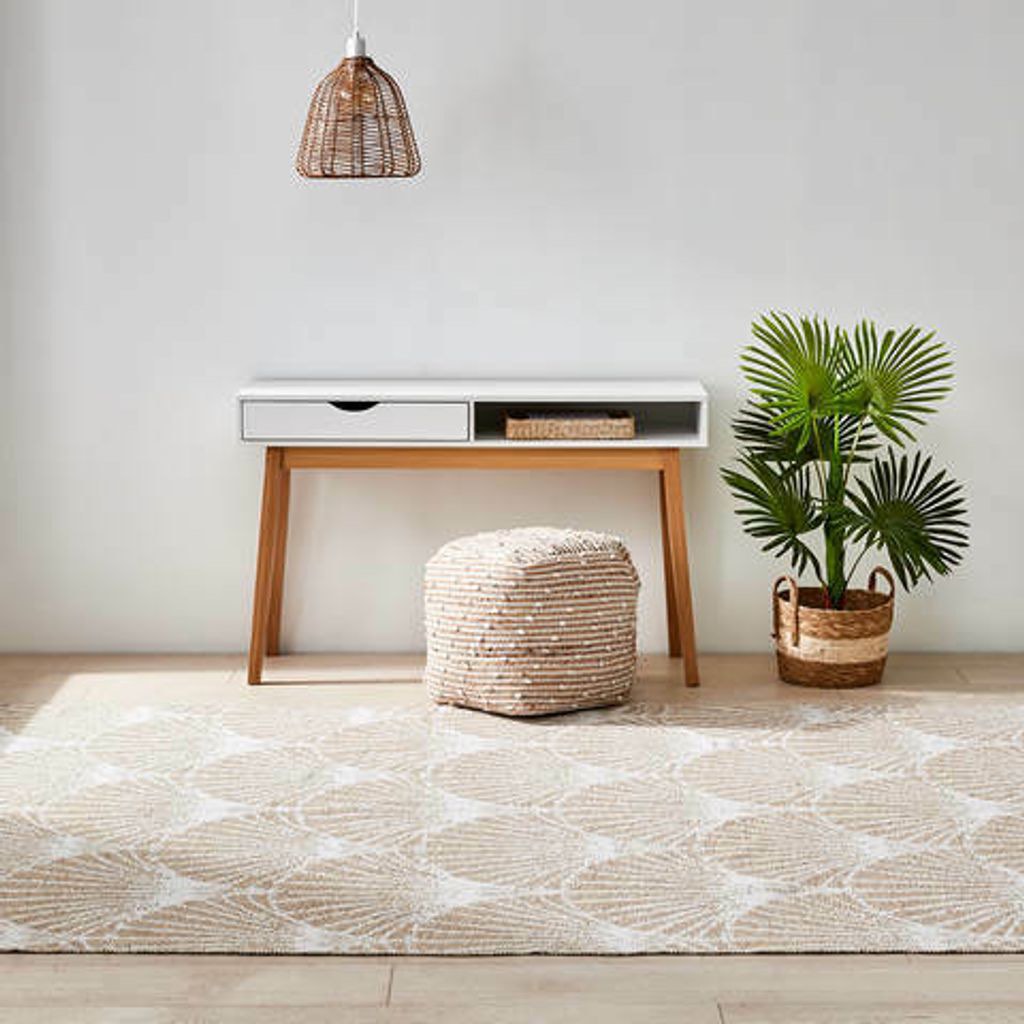 ANKO Scalloped Jacquard Rug, Furniture & Home Living, Home Decor