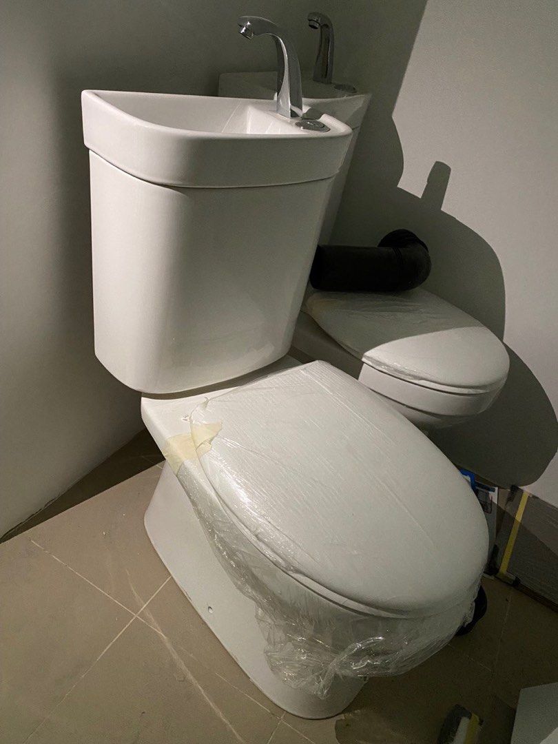 [PUNGGOL] BTO Toilet Bowl, Furniture & Home Living, Bathroom & Kitchen