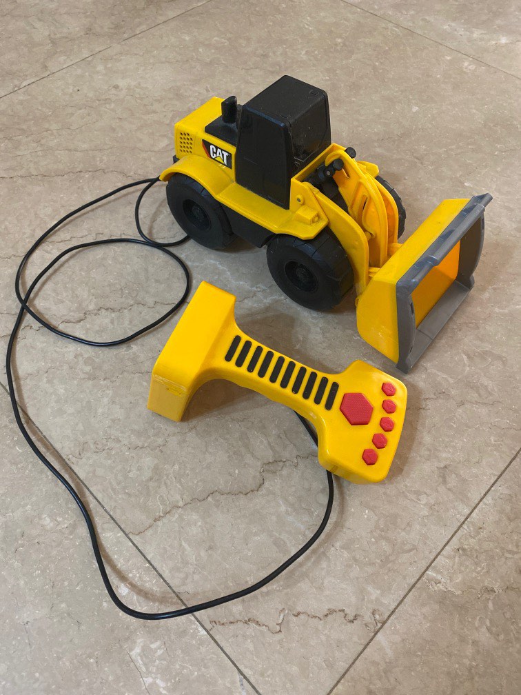 CAT excavator toy with remote control, Hobbies & Toys, Toys & Games on