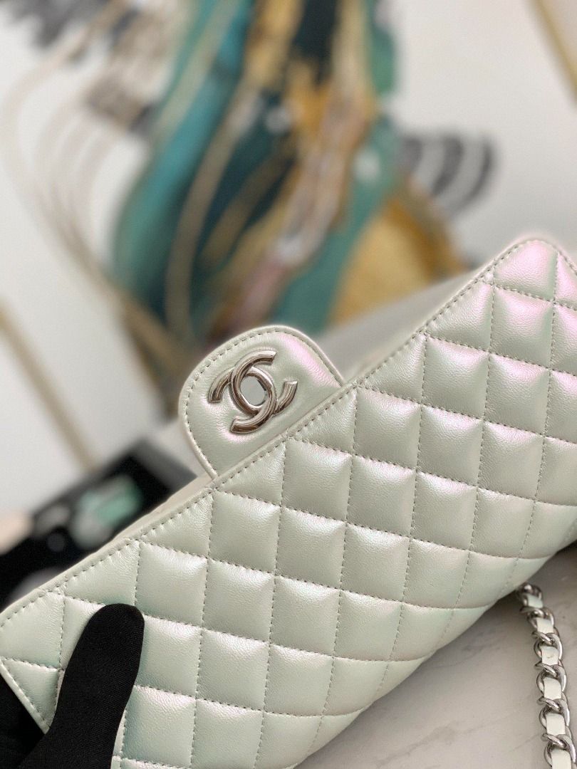 CC 25C Flap Bag 19cm Silver Metalic Quilted Lambskin