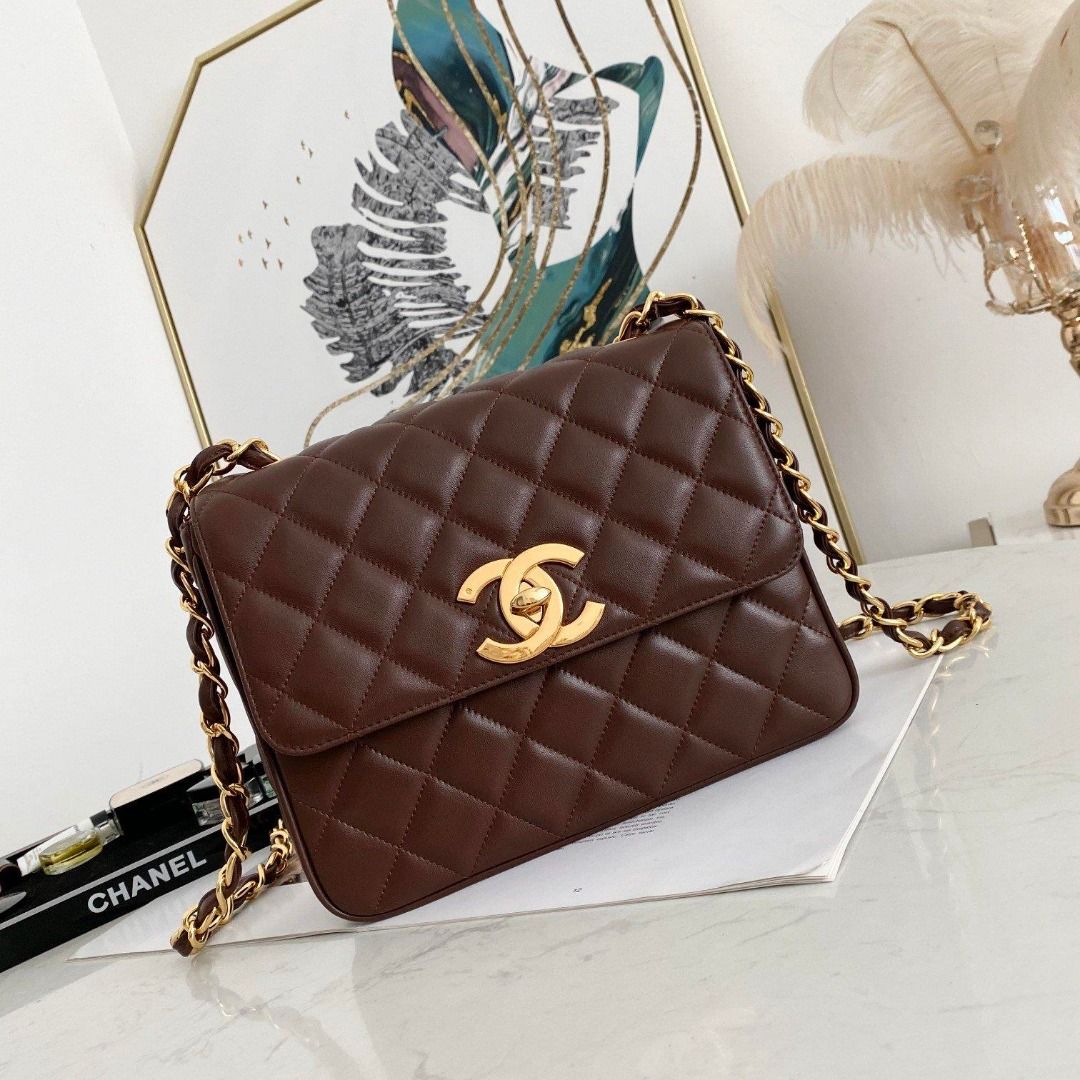 Chanel caviar CF25 quilted sling shoulder crossbody flap messenger  smartphone makeup clutch, Women's Fashion, Bags & Wallets, Cross-body Bags  on Carousell