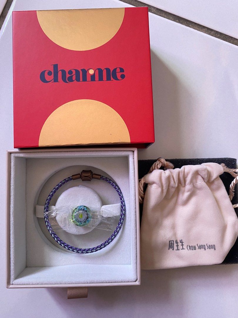 Chow sang sang top charm bracelet