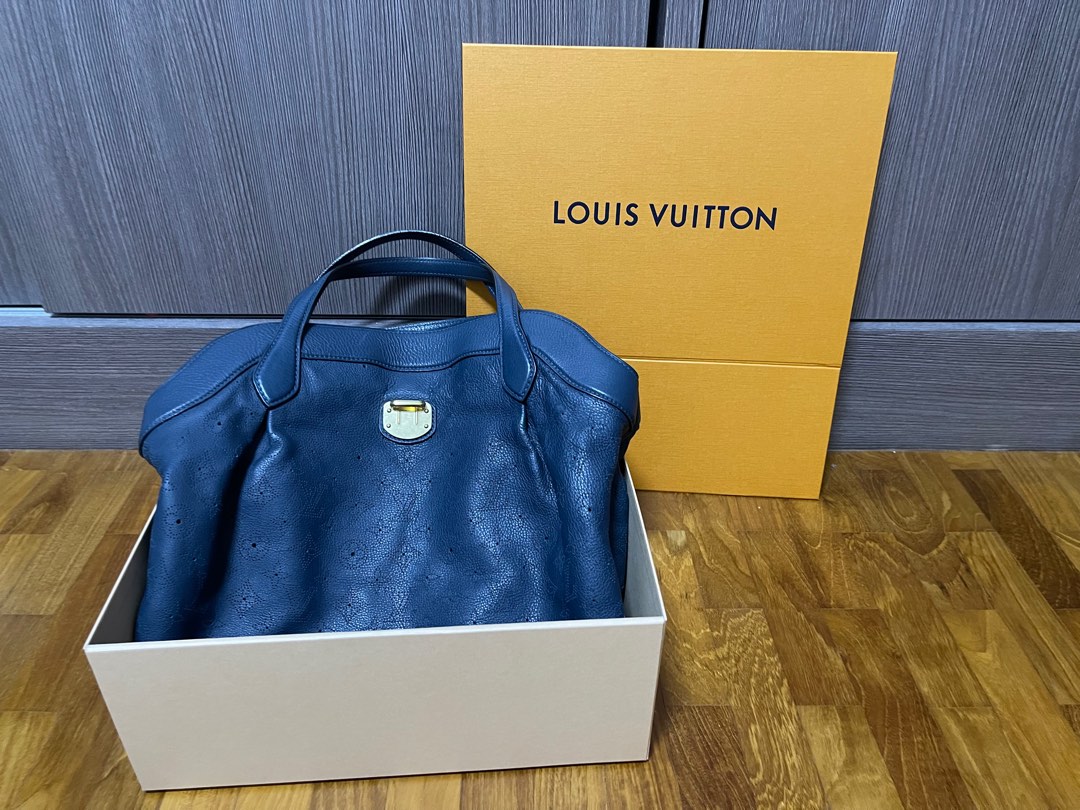 Louis Vuitton Mahina Leather Cirrus MM Bag, Luxury, Bags & Wallets on  Carousell