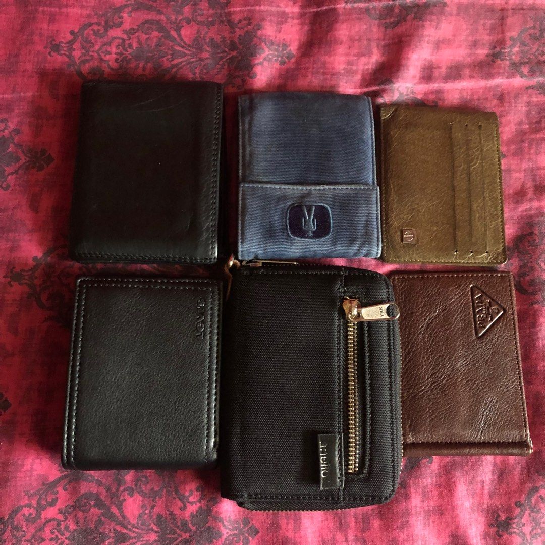 LV wallet lelaki leather, Men's Fashion, Watches & Accessories, Wallets &  Card Holders on Carousell