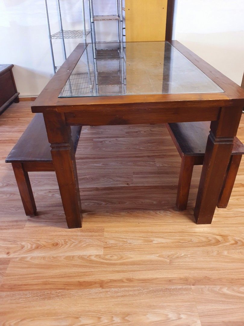 Dining Table (Category: Tables & Sets) located in Singapore. Submitted by ohswan (Listing ID 1208774204, Image 1). Description: .