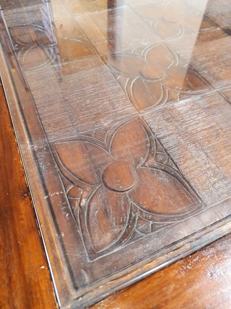 Dining Table (Category: Tables & Sets) located in Singapore. Submitted by ohswan (Listing ID 1208774204, Image 2). Description: .