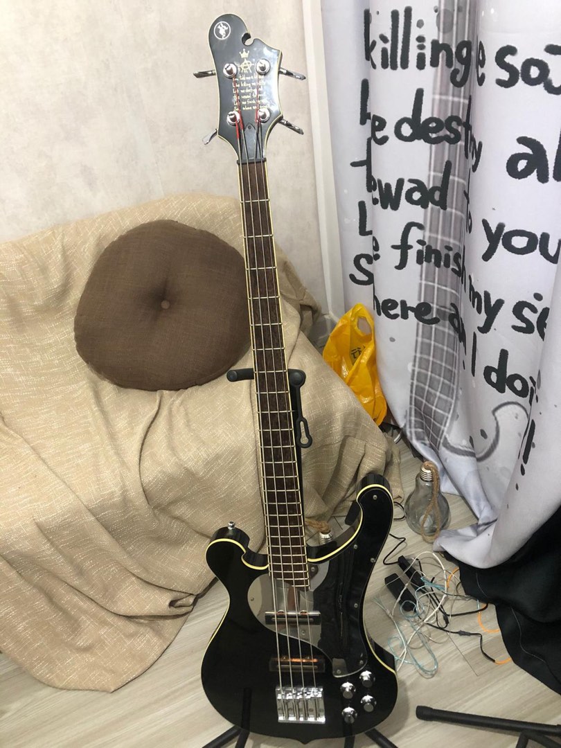 DIR EN GREY toshiya model Killer beelze bass black, 興趣及遊戲