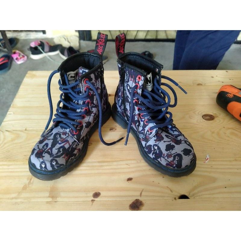 Dr martens kids size new arrivals