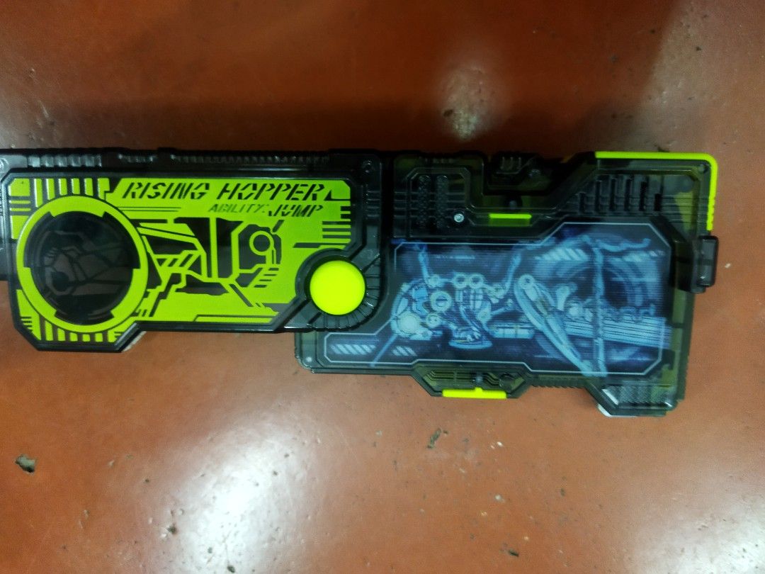 DX Kamen Rider Zero One Rising Hopper Progrise Key, Hobbies & Toys ...