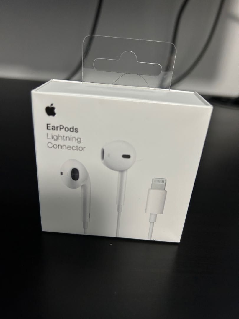 EarPods with Lighting Connector, Audio, Earphones on Carousell