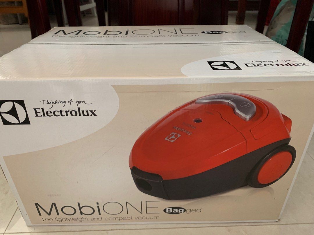 Electrolux vacuum cleaner, TV & Home Appliances, Vacuum Cleaner
