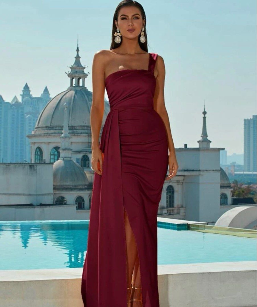 Evening dress maroon