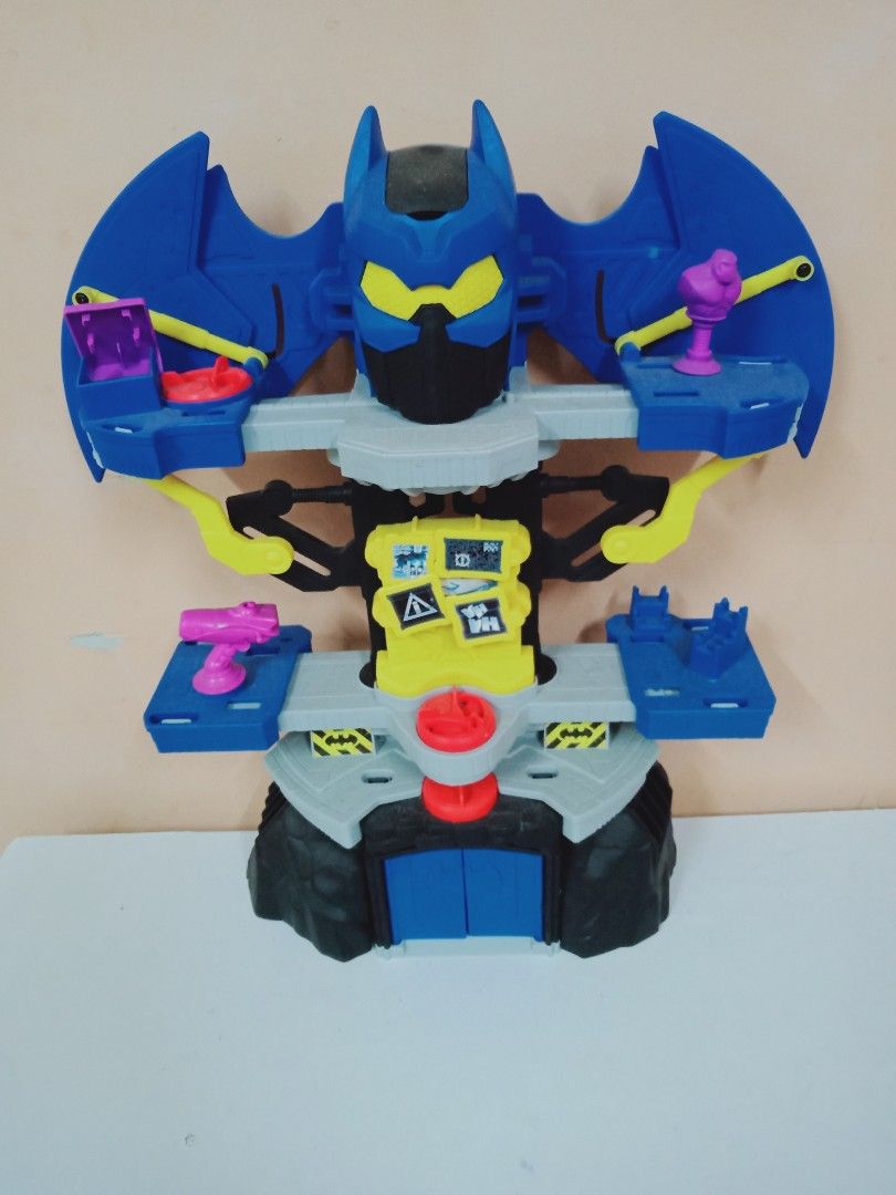 Imaginext dc super hotsell friends transforming batcave