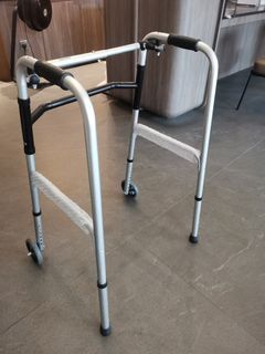 Foldable Walking Frame @FREE $0