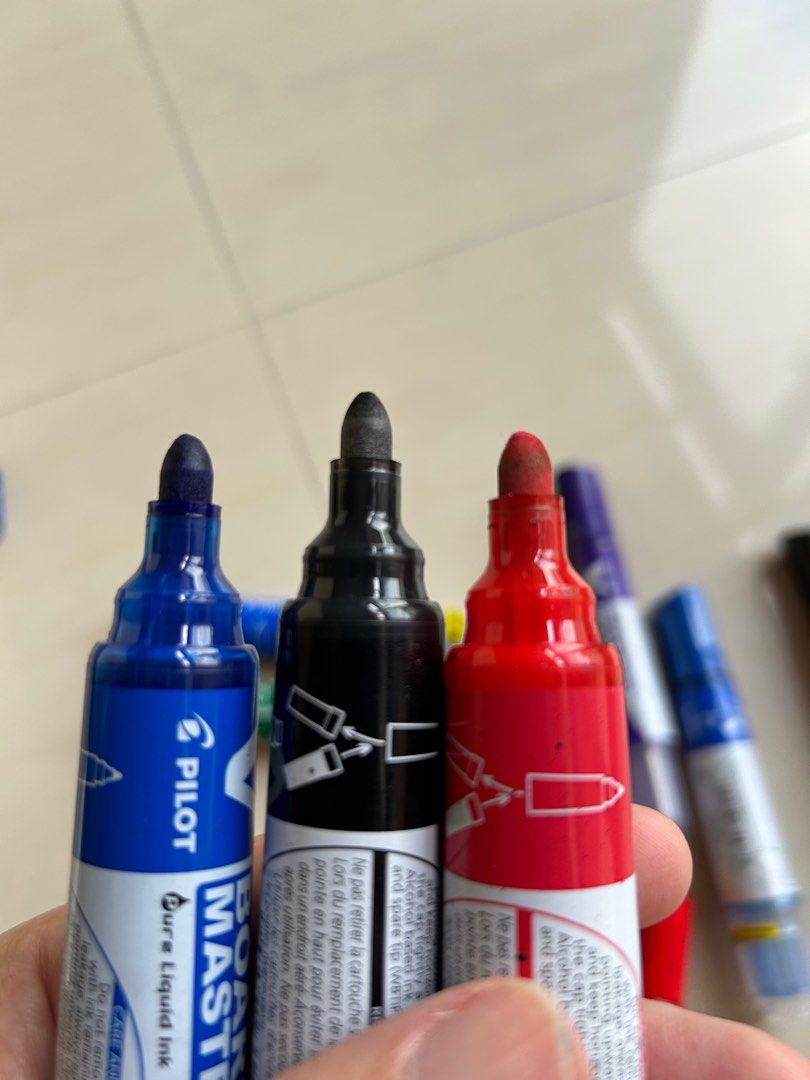 (Free) Whiteboard markers without Refill, Hobbies & Toys, Stationery