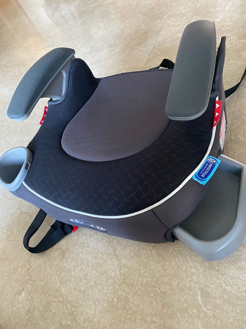 GRACO child seat booster, Babies & Kids, Going Out, Car Seats on Carousell