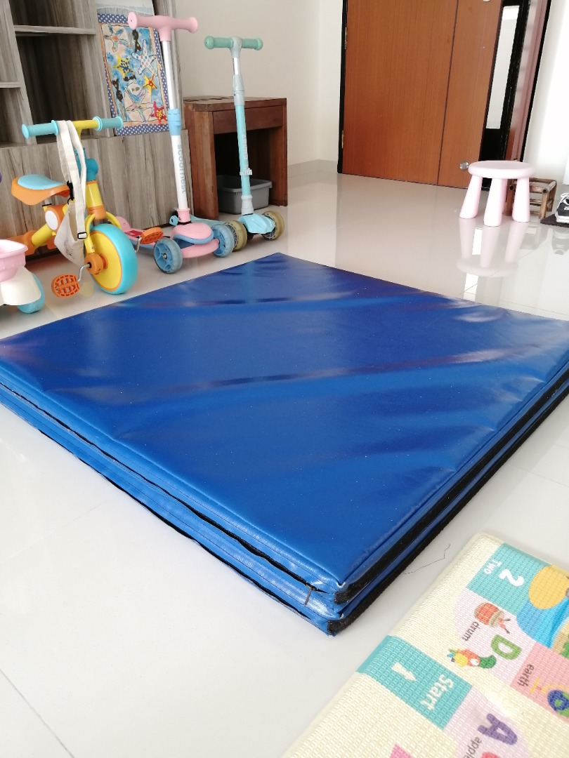 Gymnastic Mat, Sports Equipment, Exercise & Fitness, Exercise Mats on