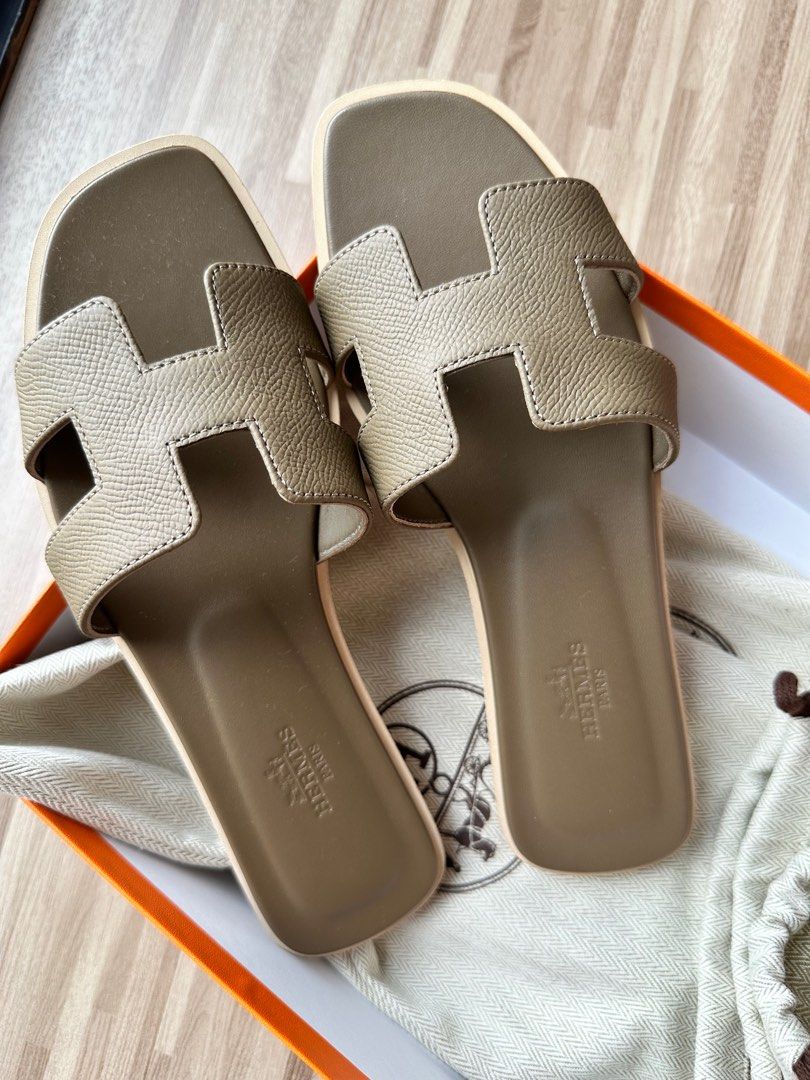 Oran Sandal - Color : Etoupe ✨.. #hermes#oransandals#fashion#bahrain