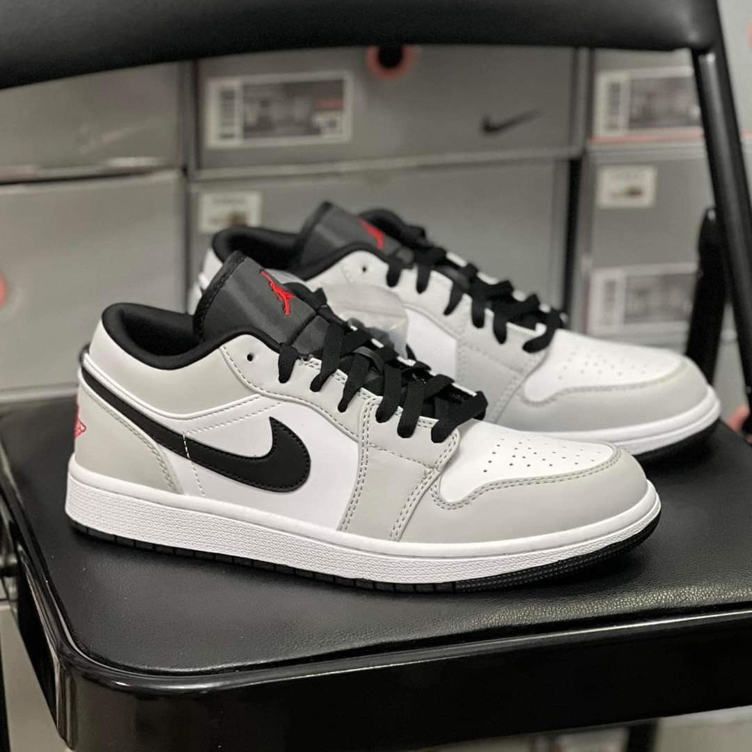 womens red jordan 1s