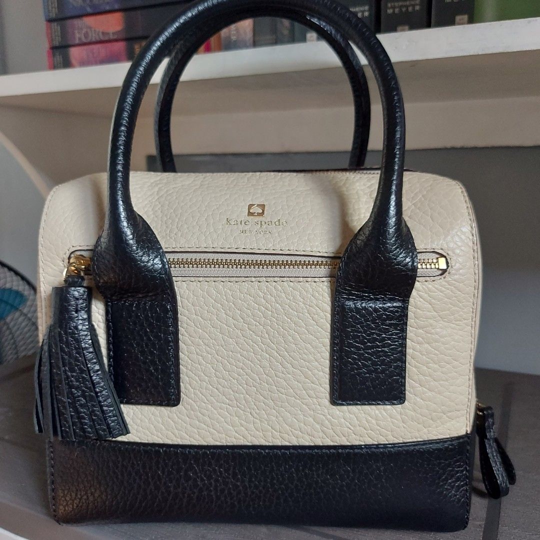 AUTHENTIC COACH DOCTOR BAG LARGE, Women's Fashion, Bags & Wallets,  Cross-body Bags on Carousell