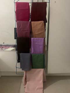 Kerudung segiempat paris