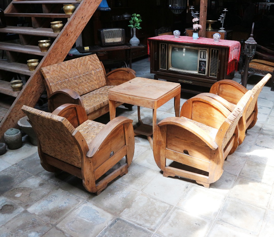 Kursi Sedan Lawas/Kursi Rotan/Kursi Jadul, Antik, Furnitur di Carousell