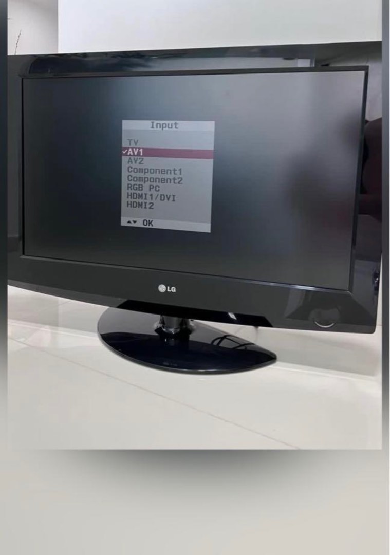 LG TV 32 inch, TV & Home Appliances, TV & Entertainment, TV on Carousell