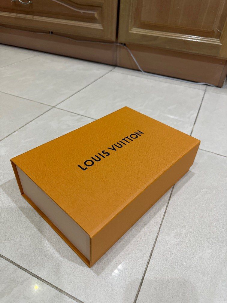 Louis Vuitton box 36x28x15cm lv