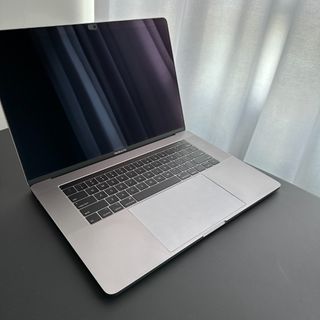 Macbook 15” 2019 256gb touch bar, Computers & Tech, Laptops