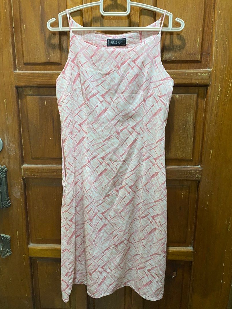 Midi Dress (Category: Dresses) located in Naga. Submitted by Reese13 (Listing ID 1208845843, Image 1). Description: REPRICED.
